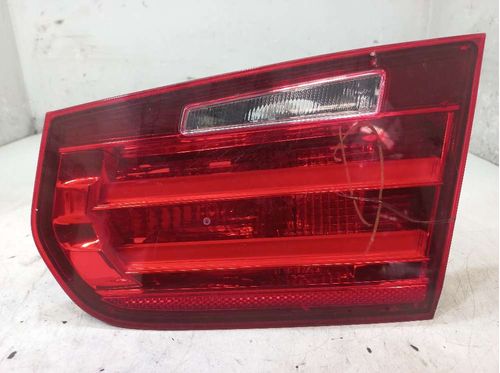 LANTERNA DA TAMPA DIREITA BMW 320 2.0 2014