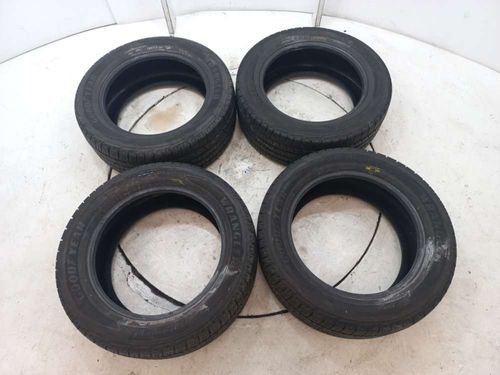 JOGO DE PNEU GOODYEAR 235/55R17 99 RADIAL