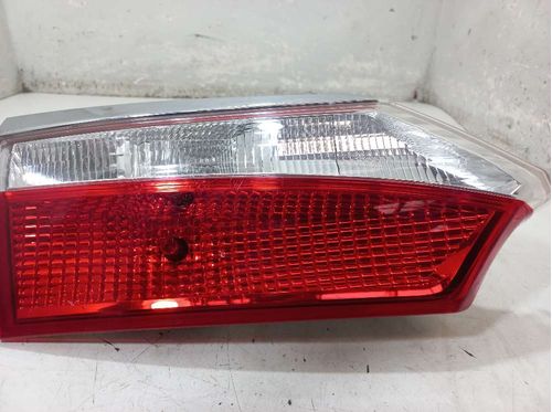 LANTERNA DA TAMPA ESQUERDA TOYOTA COROLLA 1.8 2016