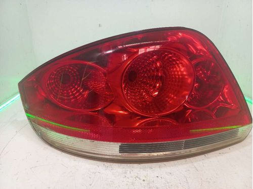 LANTERNA ESQUERDA FIAT LINEA 1.8 2011