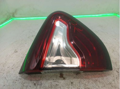 LANTERNA DA TAMPA ESQUERDA RENAULT CAPTUR 1.6 2021