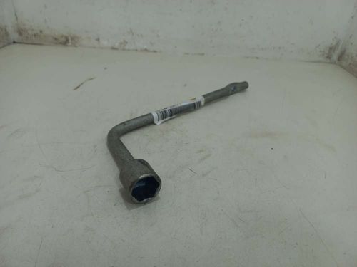 CHAVE DE RODA NISSAN INFINIT 3.5 2010