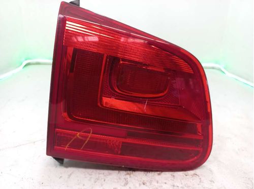 LANTERNA DA TAMPA ESQUERDA VOLKSWAGEN TIGUAN 2.0 2014