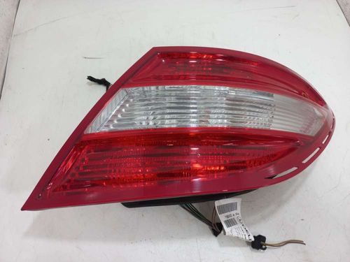 LANTERNA DIREITA MERCEDES BENZ C200 1.8 2009