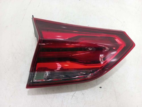LANTERNA DA TAMPA ESQUERDA CHEVROLET TRACKER 1.0 2021