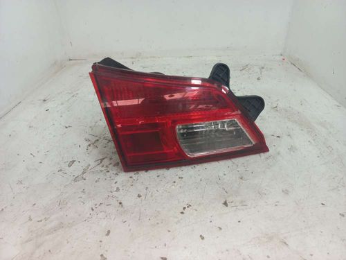 LANTERNA DA TAMPA ESQUERDA SUBARU LEGACY 3.6 2011