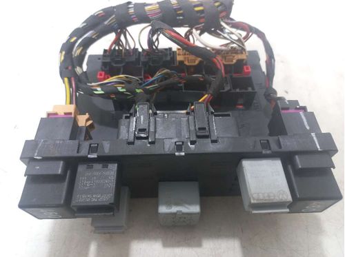 CAIXA DE FUSIVEIS VOLKSWAGEN JETTA 2.5 2009