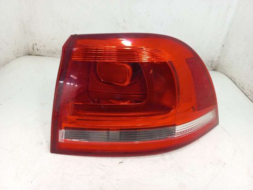 LANTERNA DIREITA VOLKSWAGEN TOUAREG 3.6 2013