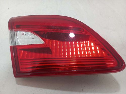 LANTERNA DA TAMPA ESQUERDA NISSAN SENTRA 2.0 2020