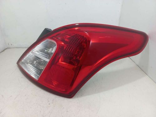 LANTERNA DIREITA NISSAN VERSA 1.6 2016