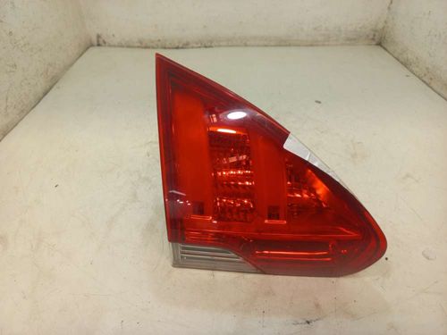 LANTERNA DA TAMPA ESQUERDA PEUGEOT 2008 1.6 2019