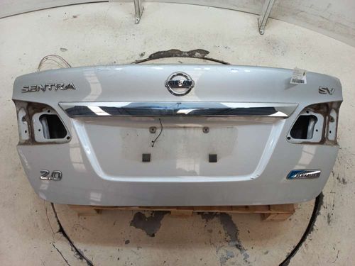 TAMPA TRASEIRA NISSAN SENTRA 2.0 2015