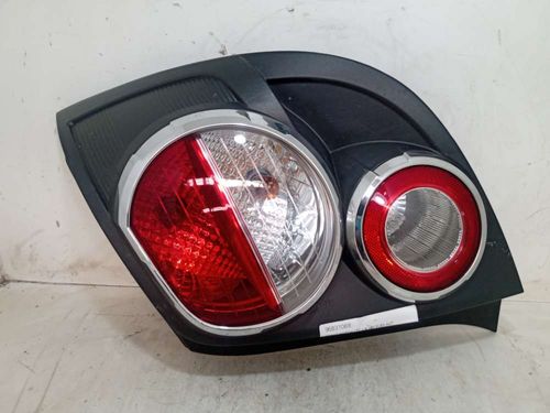 LANTERNA DIREITA CHEVROLET SONIC 1.6 2014
