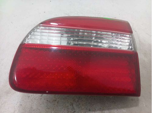 LANTERNA DA TAMPA DIREITA TOYOTA COROLLA 1.8 1999