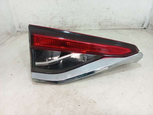 LANTERNA DA TAMPA ESQUERDA TOYOTA COROLLA 2.0 2020