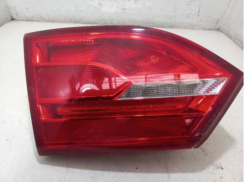 LANTERNA DA TAMPA ESQUERDA VOLKSWAGEN JETTA 2.0 2011