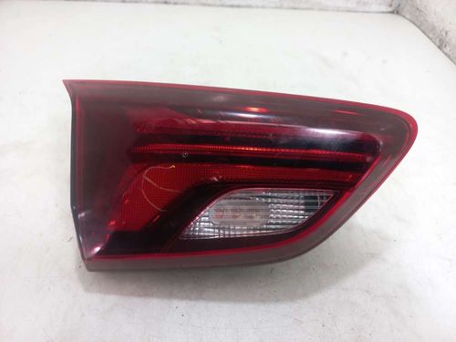LANTERNA DA TAMPA ESQUERDA CHEVROLET ONIX 1.0 2020