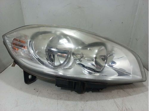 FAROL DIREITO FIAT LINEA 1.8 2016