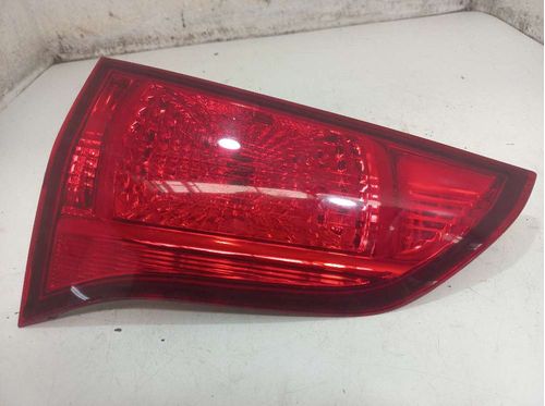 LANTERNA DA TAMPA ESQUERDA MITSUBISHI PAJERO 3.2 2013