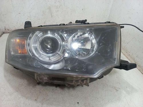 FAROL DIREITO MITSUBISHI L200 3.5 2016