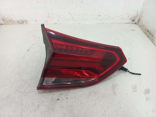 LANTERNA DA TAMPA ESQUERDA CHEVROLET TRACKER 1.2 2021