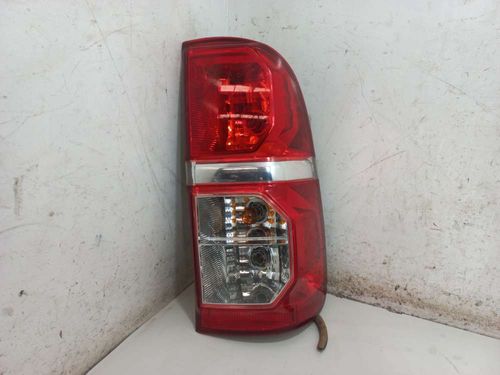 LANTERNA DIREITA TOYOTA HILUX 3.0 2014