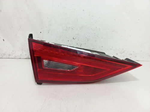 LANTERNA DA TAMPA ESQUERDA AUDI A3 SEDAN 1.4 2015