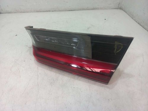 LANTERNA DA TAMPA DIREITA BMW 320 2.0 2023