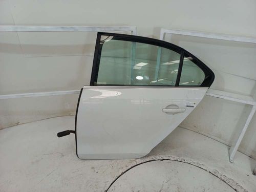 PORTA TRASEIRA ESQ VOLKSWAGEN JETTA 2.0 2015
