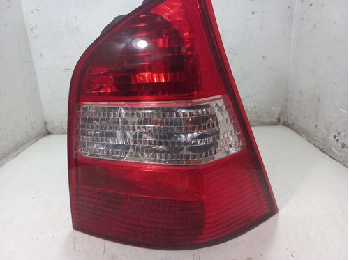 LANTERNA DIREITA NISSAN GRAND LIVINA 1.8 2010