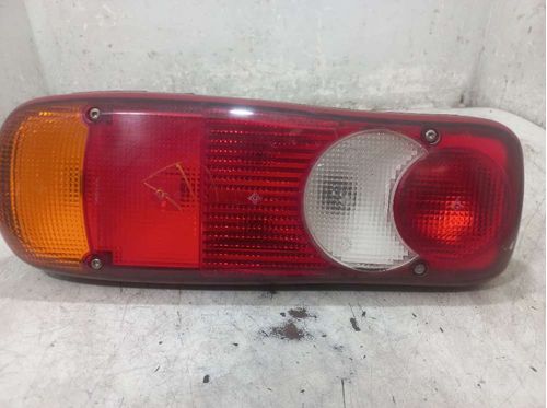 LANTERNA ESQUERDA RENAULT MASTER 2.3 2015