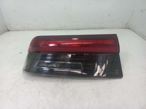 LANTERNA DA TAMPA ESQUERDA BMW 320 2.0 2023