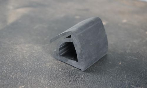 PERFIL SUPERIOR DE BORRACHA TIPO U DO PARABRISA CLUB CAR PRECEDENT