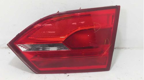 LANTERNA DA TAMPA DIREITA VOLKSWAGEN JETTA 2.0 2012
