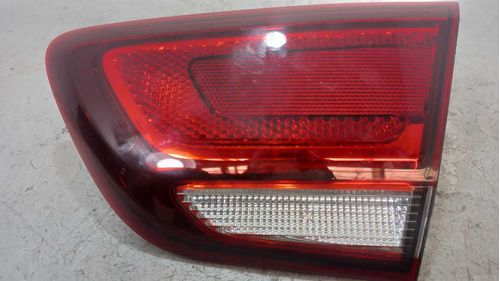 LANTERNA DA TAMPA DIREITA CHEVROLET COBALT 1.8 2020