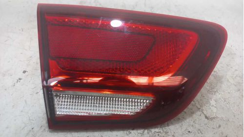 LANTERNA DA TAMPA ESQUERDA CHEVROLET COBALT 1.8 2020