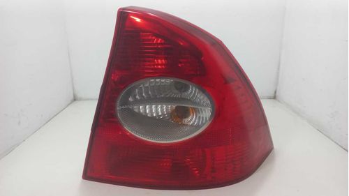 LANTERNA DIREITA FORD FOCUS 1.6 2011