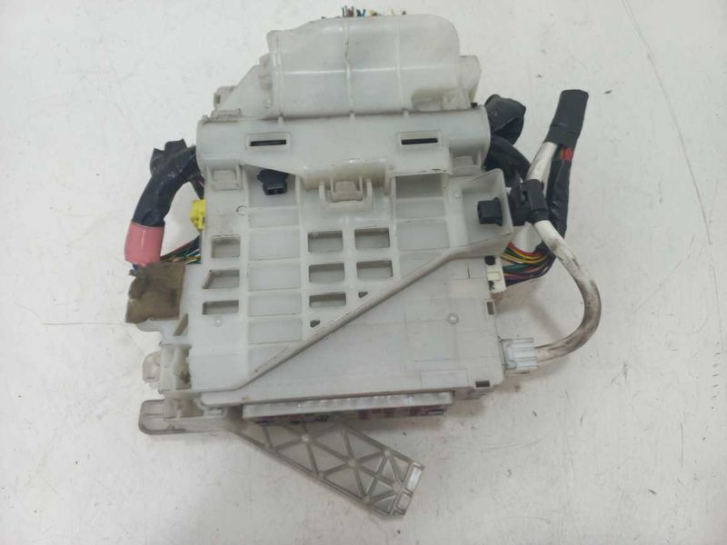 caixa-de-fusiveis-toyota-prius-1-8-2013-37f4db21-60e1-4bb4-94da-cbd3fc4127c1