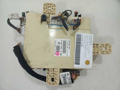 CAIXA DE FUSIVEIS KIA CADENZA 3.5 2011