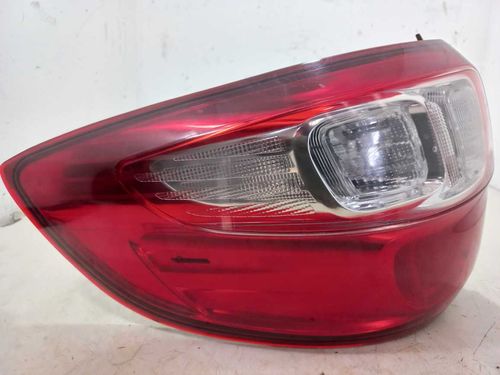 LANTERNA ESQUERDA FIAT STRADA 1.4 2020