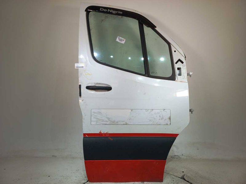 porta-dianteira-direita-van-mercedes-benz-sprinter-2-2-2022-6baf1eba-2cea-462a-8832-ec2b56b78a64
