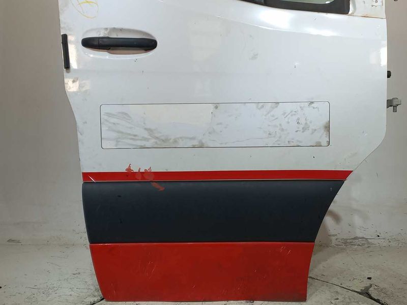 porta-dianteira-direita-van-mercedes-benz-sprinter-2-2-2022-0c4a0ea8-d314-45b4-934b-4814274804cf