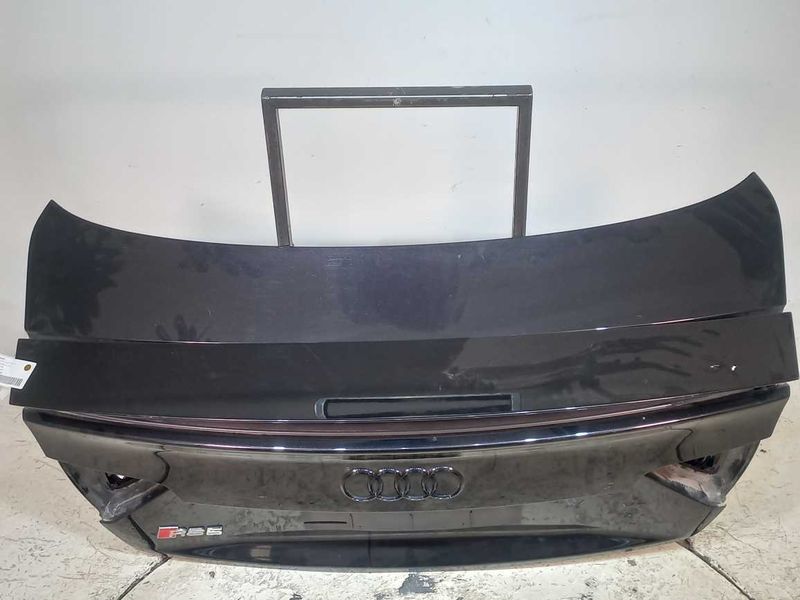 tampa-traseira-audi-rs5-4-2-2015-bf2e7237-1d95-4f44-919a-a96090da29b1