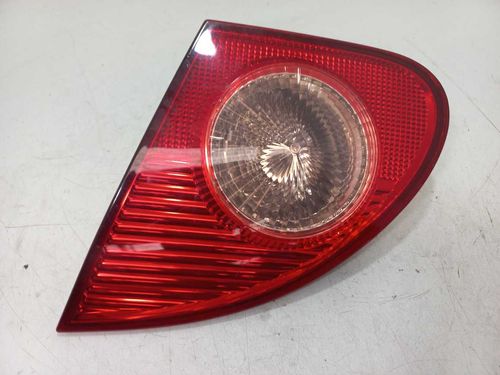 LANTERNA DA TAMPA DIREITA TOYOTA COROLLA 1.8 2003