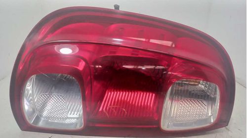 LANTERNA ESQUERDA FIAT UNO 1.0 2014