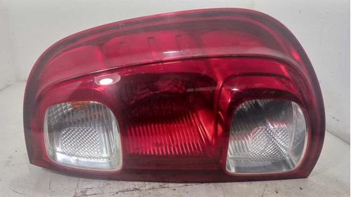 LANTERNA DIREITA FIAT UNO 1.0 2014