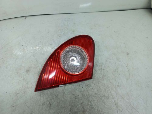 LANTERNA DA TAMPA ESQUERDA TOYOTA COROLLA 1.6 2004