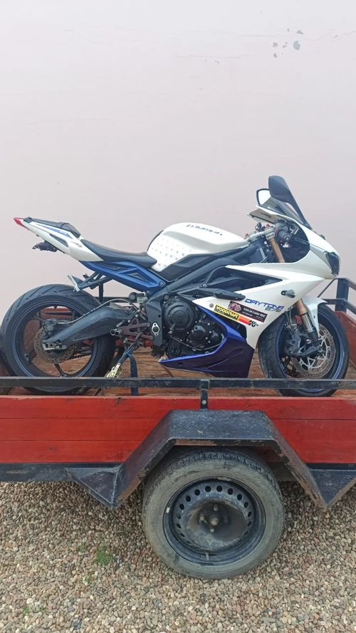 triumph daytona 2013 a 2016 para retirada de peças fassa sua pergunta