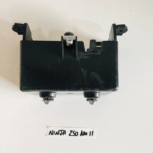 Caixa De Bateria Kawasaki Ninja 250 2011 Original