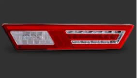 LANTERNA TRASEIRA LADO DIREITO PARA CAMINHOES COM 57 LEDS BIVOLT  LENTE EM ACRILICO E RETRORREFLETOR- PRADOLUX  15000167